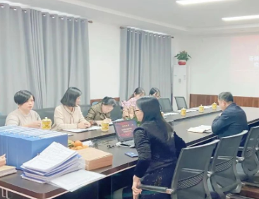 市教育局一行來我校進(jìn)行資助學(xué)籍專項督查
