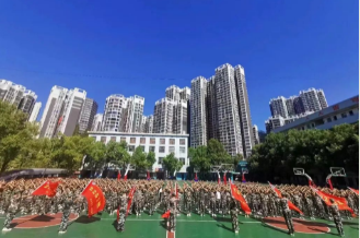 軍姿颯爽致青春，逐夢揚帆新征程 -株軌職校2022級新生創(chuàng)變營結(jié)營儀式